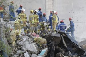 Sube a 12 la cifra de muertos y a 57 la de heridos en el ataque ruso masivo contra Kiev