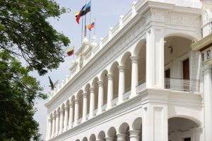 Venezuela anuncia proceso para reestructurar su deuda externa tras años de impago
