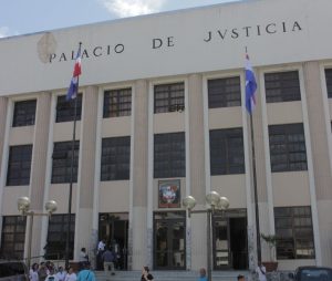 fiscalia-pide-un-ano-de-prision-preventiva-contra-red-acusada-de-estafar-financiera-con-rd$200-millones