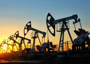 WTI supera los US$104 y Brent alcanza US$108 por tensión entre EE.UU. e Irán