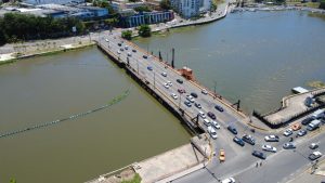 Cerrarán puente flotante por dos horas este sábado: estas son las rutas alternas