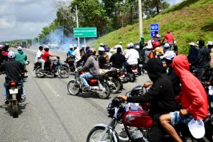 policia-nacional-arremete-con-bombas-lacrimogenas-contra-marcha-pacifica-en-respaldo-a-planta-de-residuos-solidos-y-bloquea-acceso-a-la-cuaba