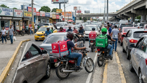 Radiografía del delivery en el país: El «pandemonio» sobre dos ruedas; crónica entre sustento económico y el desorden urbano