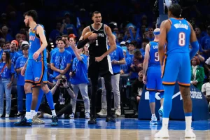 wembanyama-41-puntos-y-24-rebotes:-spurs-golpean-primero-al-thunder-en-doble-ot