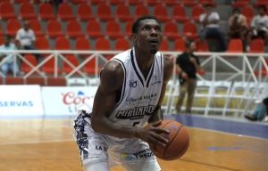 marineros-derrotan-a-heroes-en-puerto-plata