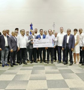 Kelvin Cruz completa entrega de RD$893 millones al COD para atletas de Santo Domingo 2026