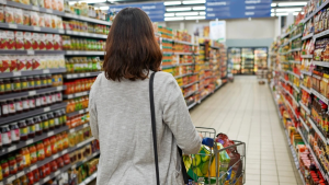 Alerta: Colorantes en alimentos podrían aumentar riesgo de enfermedades