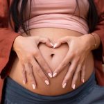 Embarazo adolescente disminuye, aunque el SNS admite que persisten desafíos