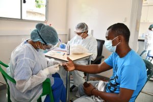 medicos-alertan-sobre-aumento-leve-de-casos-de-covid-19-en-rd