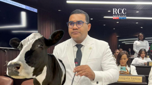 diputado-aclara-denuncia-sobre-vacas-y-atribuye-retraso-de-pago-al-banco-agricola