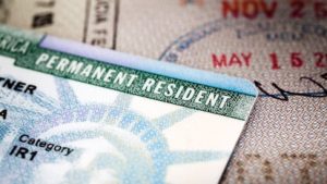 ee-uu.-obligara-a-migrantes-temporales-salir-del-pais-para-solicitar-residencia-permanente