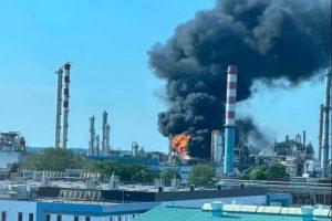 un-muerto-y-ocho-heridos-en-hungria-por-una-explosion-en-una-gran-planta-petroquimica