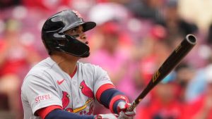 bryan-torres-debuta-en-grandes-ligas-con-jonron-y-los-cardenales-aplastan-8-1-a-los-rojos