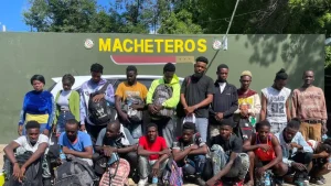 ejercito-intercepta-jeepeta-con-20-haitianos-indocumentados-tras-persecucion-en-valverde