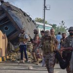 Atentado suicida contra tren en Pakistán deja al menos 23 muertos y decenas de heridos