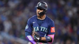 jonron-de-julio-rodriguez-no-evito-derrota-de-seattle-ante-kansas-city