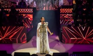 Isabel Pantoja celebra junto al público dominicano sus «50 aniversario» en la música
