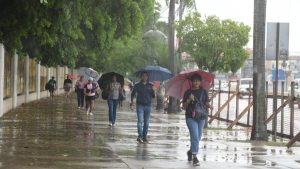 Alerta en 14 provincias y el DN por vaguada que generará lluvias