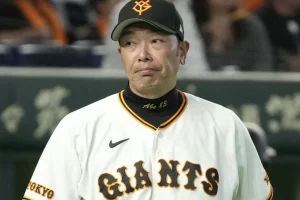 shinnosuke-abe-renuncia-como-dirigente-de-yomiuri-giants-tras-arresto-en-japon