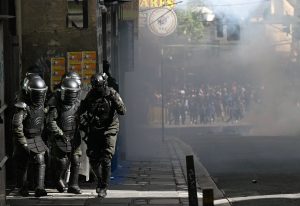 persisten-protestas-en-bolivia-pese-a-recorte-salarial-del-presidente