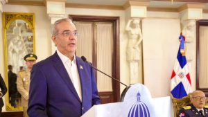 abinader-dono-mas-de-rd$5.3-millones-de-su-salario-a-fundaciones
