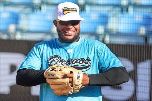 estrellas-firman-como-agente-libre-a-inicialista-juan-santana