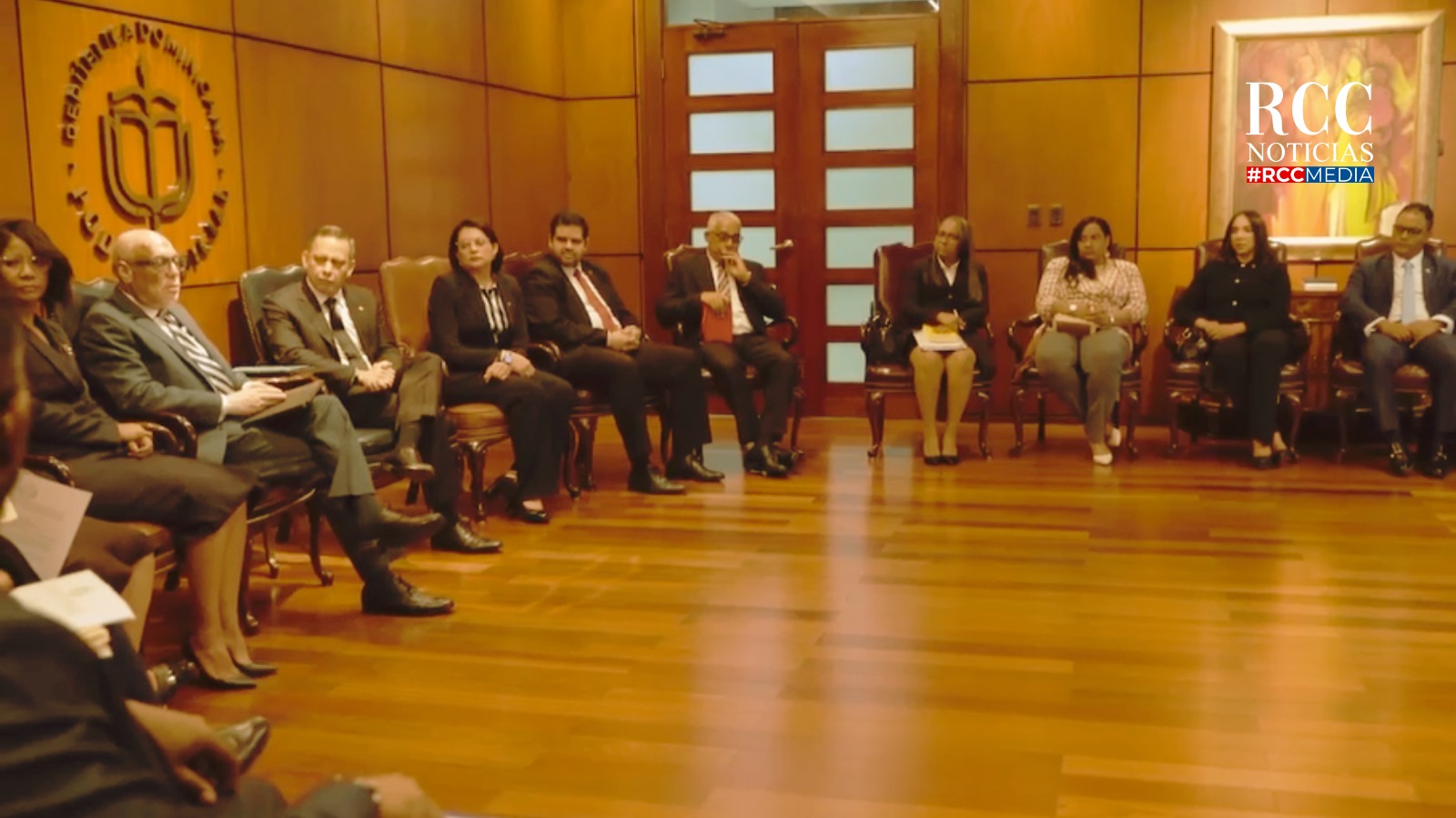 Henry Molina se reúne con jueces y servidores judiciales en busca de acuerdo
