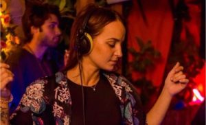 La DJ rusa Liza Oleinik continúa conquistando la escena electrónica del Caribe y participará en “Ritmo del Bosque” en Ecoaldea RD