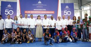 vicepresidenta-raquel-pena-y-ministro-kelvin-cruz-entregan-nuevo-multiuso-del-club-manganagua