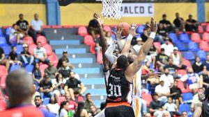 Titanes sobreviven y avanzan; Xavier Reyes decide en el último segundo