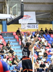 Titanes del Sur avanzan a la fase de eliminación en el último segundo