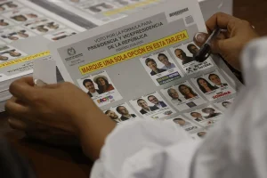 voto-en-blanco-supera-a-seis-candidatos-en-las-elecciones-presidenciales-de-colombia