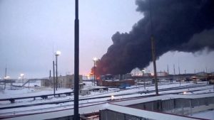 ucrania-intensifica-ataques-contra-infraestructura-petrolera-rusa-y-provoca-incendio-en-refineria
