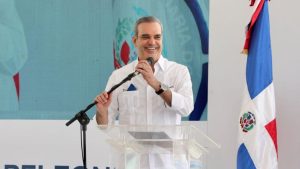 Abinader felicita madres dominicanas: «El motor de nuestra nación y pilar de nuestros hogares»