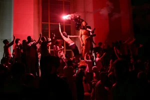 cerca-de-900-detenidos-en-francia-tras-celebraciones-del-triunfo-del-psg
