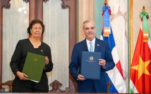rd-y-surinam-firman-acuerdos-en-turismo,-agricultura-e-inversion