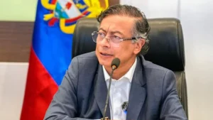 Petro denuncia posibles irregularidades en la primera vuelta presidencial de Colombia