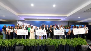 tribunal-constitucional-entrega-premios-»-me-graduo-con-el-tcrd»