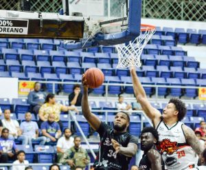 reales-se-apoyan-en-la-defensa-para-vencer-a-los-gigantes-en-fase-eliminacion