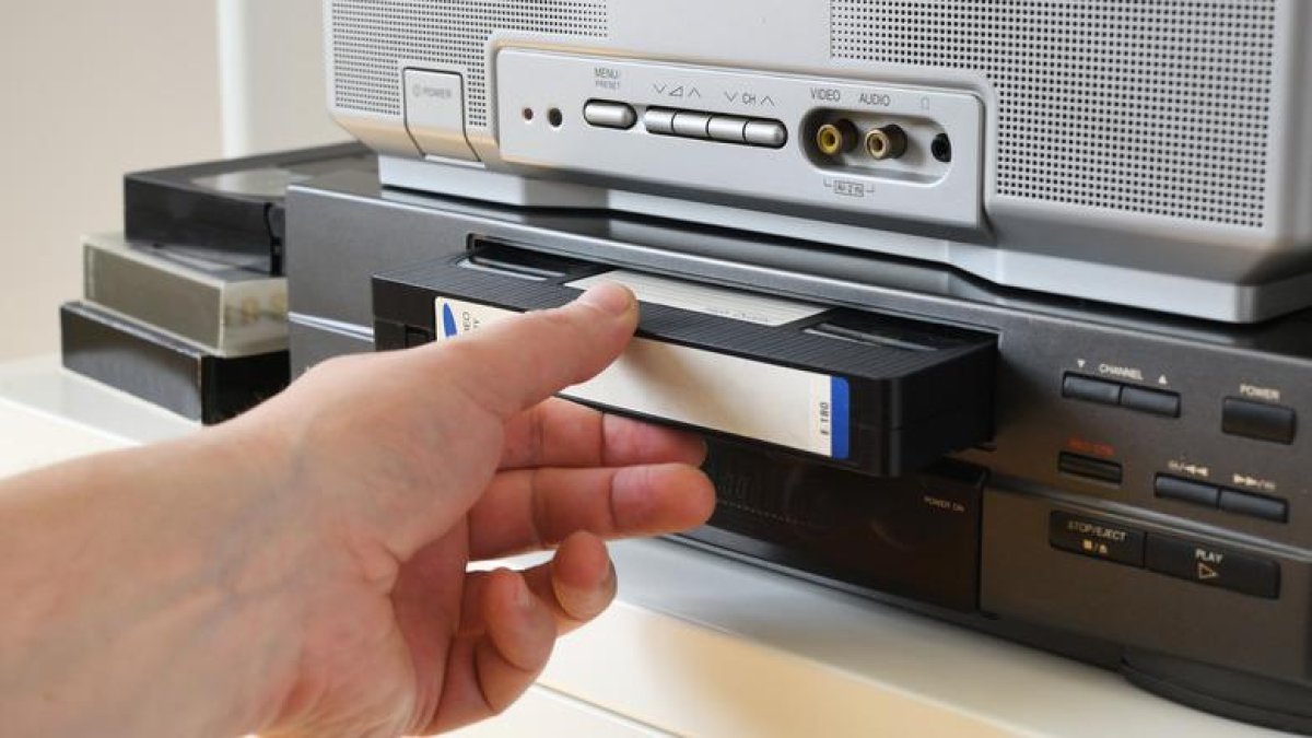 De la espera a la inmediatez: cómo veíamos películas en casa antes del streaming
