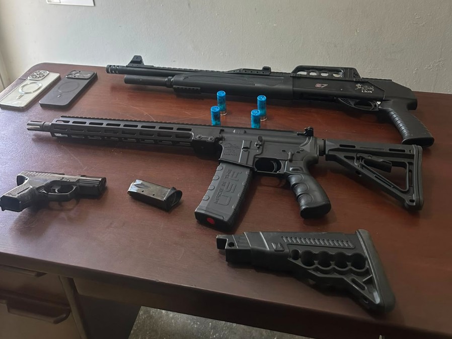 Detienen hombres y ocupan armas durante operativo policial en Valverde