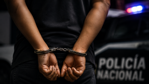 Arrestan a “Chukito” por presunta violencia de género tras denuncia pública de la víctima