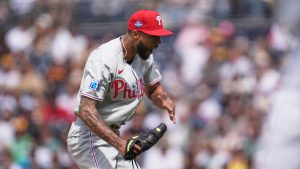 Cristopher Sánchez hace historia, pero no oculta su frustración