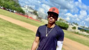 “Mándalo para su casa”: La inesperada frase que selló el sueño de Edgar de León con los Yankees