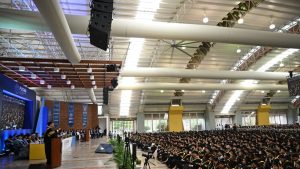 Defender la dignidad ante la IA: El llamado de la PUCMM a sus 1,149 nuevos profesionales