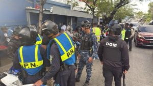 Migración interviene 742 extranjeros indocumentados y deporta a 815 en operativos