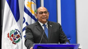 Rafael Santos impulsa consulta nacional para reformar el sistema educativo