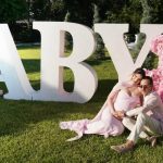 Así fue el elegante baby shower de la hija de Nadia Ferreira y Marc Anthony