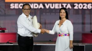 Sánchez adelanta a Fujimori con 50,008 % de votos