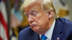 Juez declara ilegal el cobro de 100,000 dólares impuesto por Trump a las visas H-1B
